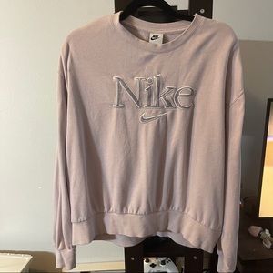 Cropped Nike Crewneck